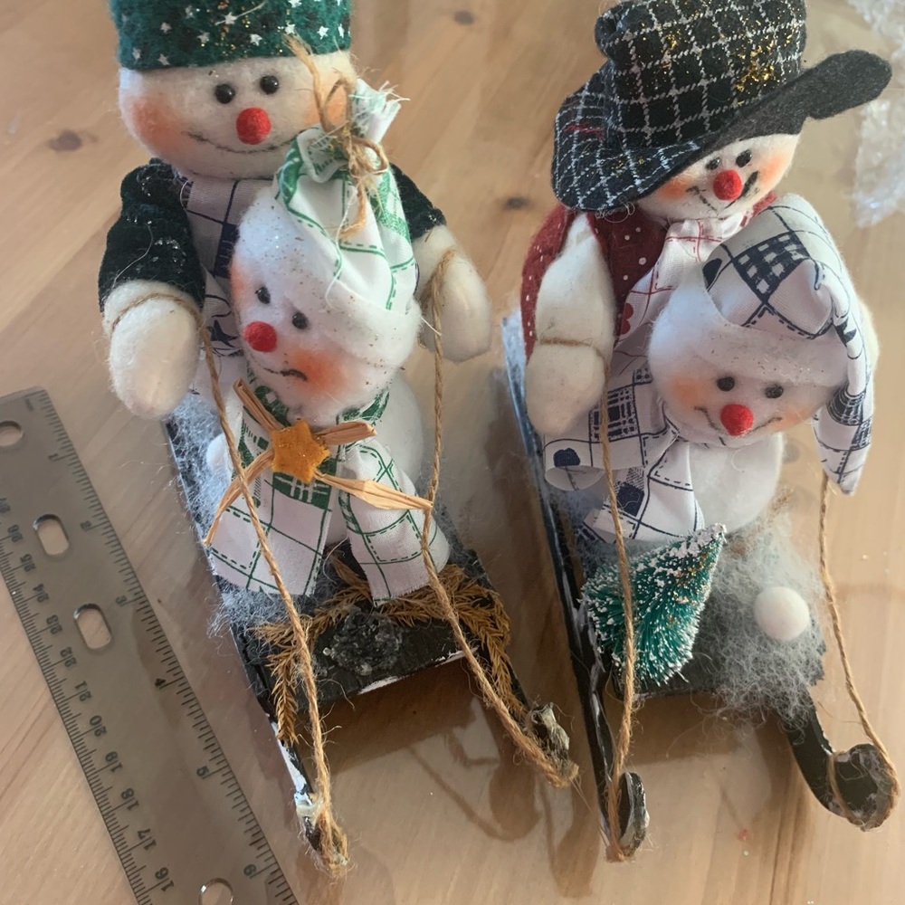 Festive Snowman Sled Decor Set - Green and Red
